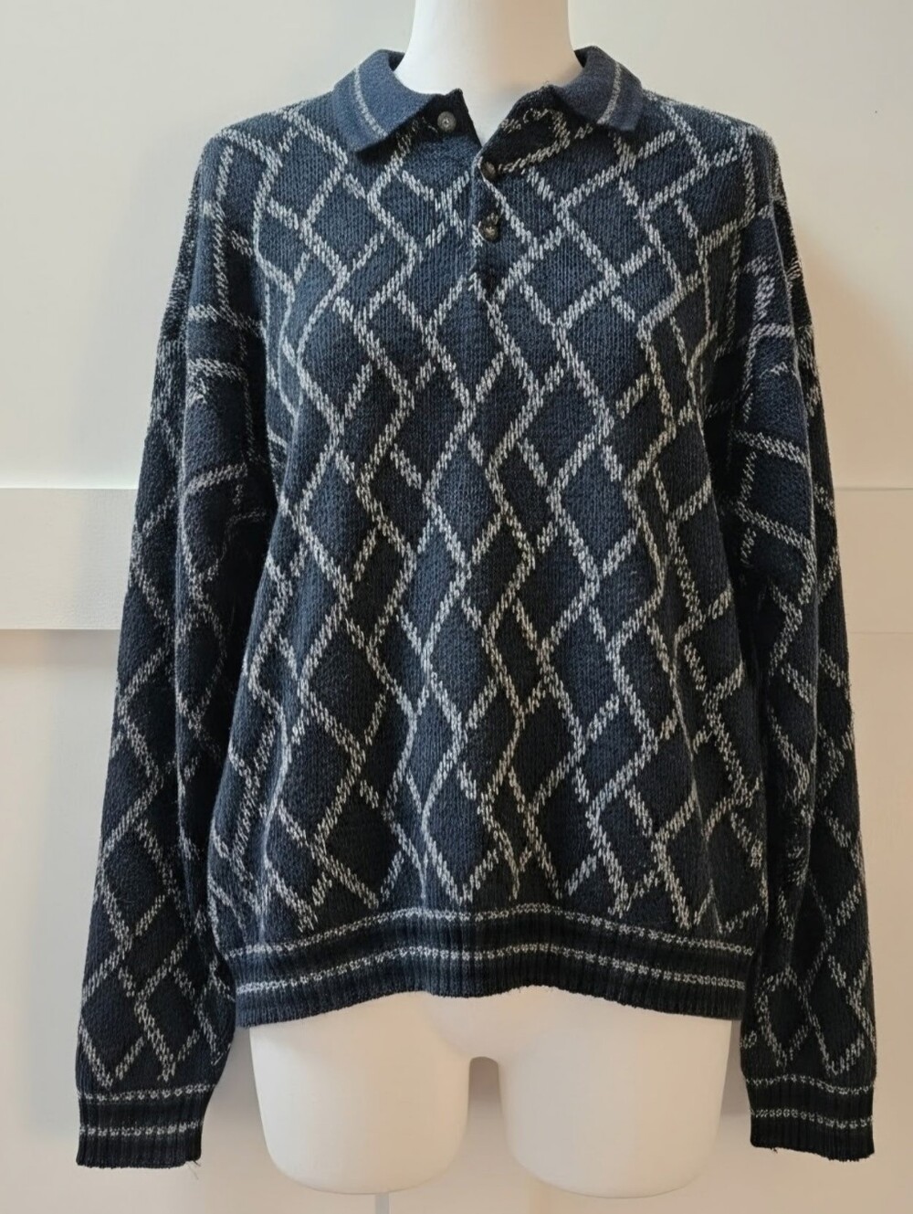 Bugle Boy Men's Black Patterned  Sweater Large